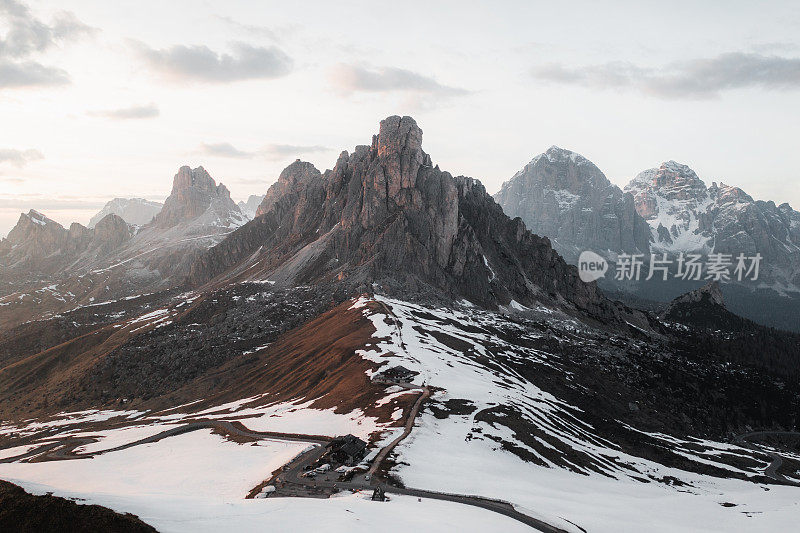 意大利阿尔卑斯山白云石的Passo Giau雪景